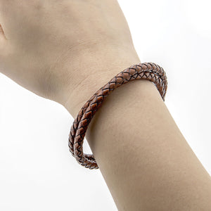 Open image in slideshow, Lorenzo Bracelet in Genuine Scoubidou Leather with Magnetic Clasp for Men
